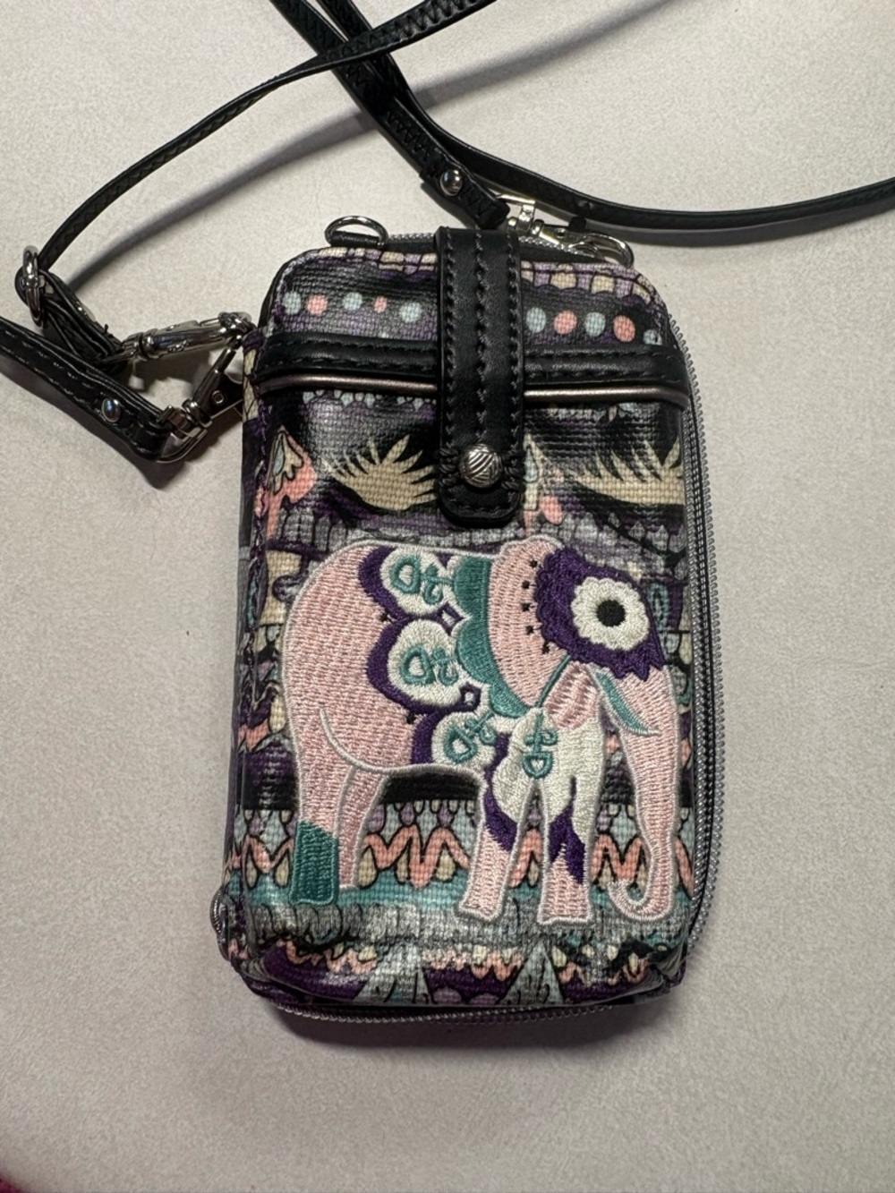 Sakroots Artist Circle Coated Canvas Wallet - Crossbody or Wristlet - Picture 4 of 5
